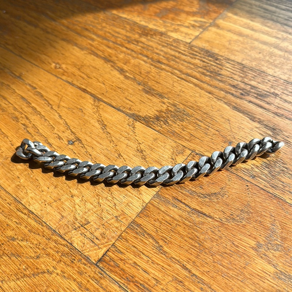 Werkstatt Munchen The bracelet curb chain long links is made of sterling silver